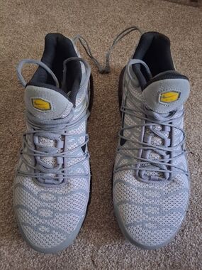 Size 7.5 Nike Air Grey Stripe Sneakers